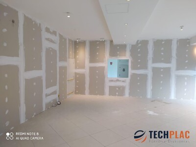 5 vantagens dos forros de PVC para ambientes comerciais